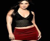 Kareena Kapoor in a hot miniskirt (old photo) such a slutty look, right? from kareena kapoor xxx sex hot video school
