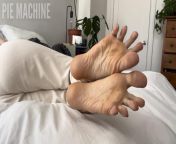 Lucia Spread Her long Toes And Show Her Cute Ass For You!????? from lucia correa