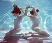 Underwater nude photography from underwater mast