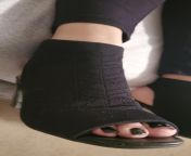 Good &amp; super happy #FFF Redditor&#39;s! ? Hope everyone is enjoying their Foot Fetish Friday. ? Here&#39;s a little throwback of some cute open toe shoes that my hubs just loves when I wear. ? Hope you enjoy! -RG ???? from enjoying neck throat fetish strangle