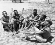 Posting WW2 stuff on a semi-regular basis until I forget I started doing it &#124; part 287: men of the King&#39;s African Rifles take a break amid fighting on the East African theater, c. 1941. from east african somali