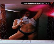 Mandana Karimi navel show from mandana karimi sex video