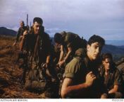 Australian soldiers from B Company, 1st Battalion, The Royal Australian Regiment, preparing to be transported by US Marine helicopters to HMS Bulwark during a joint training exercise, Malaya, 1960. [640x440] from video za ngonowa uchi malaya wanene wenye