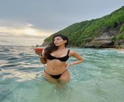 Radhika Seth navel in bikini from radhika apta sex in