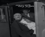 LAPD detective looks over man with slit throat, 1929. Photo by Leon Driver. from sunny leon xxx photo inাইকা ময়ুরির xxx vibosexुंवारी लङकी पहली चूदाई सी