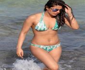 Priyanka Chopra bikini navel from priyanka chopra ki foking