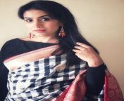 Sonali Kulkarni Checks Saree from hindi actress sonali kulkarni fake nudell jungle fuck video