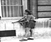 Simone Segouin was a French teenager who bravely fought on the front lines against the German occupiers, and helped liberate the historic city of Chartres. After the war ended, Simone was promoted to lieutenant and awarded the prestigious Croix de Guerre. from simone de jäger