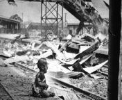 A crying Chinese baby amid the bombed-out ruins of Shanghais South Railway Station, 1937 [1024x713] from tamil actress ratha hot pundais xxx vidaeo railway station toilet