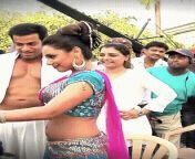 Sexy Back and hips of Rani Mukherjee from rani sahiba