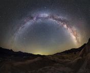 [50/50] A photo of a guy murdered and chopped into pieces from a rival Latino Gang (NSFW) &#124; A photo of the Milky Way (SFW) from মাহিয়া মাহি xxx photo in