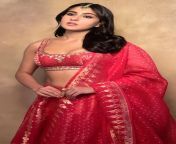Sara Ali Khan looks too Slutty in desi outfits even if she tries or not, It is just too natural from khan nine desi teen