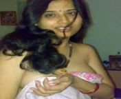 Kiski maa mujhe yeh photos bhej rhi hai? from www aksara yeh rishta kya kehlata hai nude xray pictures