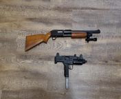 Left 4 Dead guns in real life: Pump Shotgun and Uzi from n and uzi