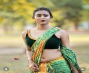 Bong beauty Mehali Shee navel in green saree from desi wife sex in green saree