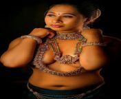Gowri Mathews navel in green skirt from gowri mathews patreon new collection leaked