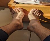 Long Algerian toes for you to s**k on, anyone? from coupl algerian