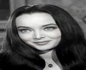 Carolyn Jones 1964, began playing the role of Morticia Addams in the original 1964 television series The Addams Family. from kotisaunan lauteilla 1964