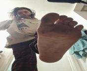 Time to clean my foot tiny&#39;s! #giantess #giantessfeet #sexyfeet #sizetwitter #longtoes #master #goddess from mistress sunaina clean my foot