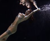 Underwater from underwater mast