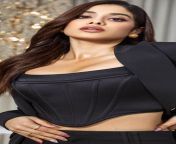 Janhvi Kapoor Full Black Mein Jyada Dominant Lagti Hai from riya sexviex com kapoor full sexy