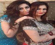 Beautiful Pakistani sisters, khuda ne hum Pakistani muslim ladkiyon ko itni khoobsurti di hai lekin kasam se achhe mard nahi diye hum logo ko, sabhi real mard border ke uss taraf hain India me. from khuda haafiz