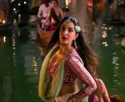 Kiara Advani hot slender figure. What a seductive look she has. Perfect cleavage view in lehenga. She drools you hard in traditional. Agree from view full screen she feels you mp4