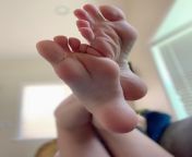 Long legs, feet and toes. This is what you dream about ?? from view full screen aftynrose asmr legs feet massage video