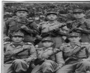 [Military] A group of North Korean soldiers pose for a photo during the Korean War. from korean bj 설희