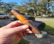 La Barba - Ricochet: A nice medium full smoke with notes of coffee, chocolate and some mild spice. An excellent stogie while I smoke the wagyu prime rib for Christmas Eve dinner. Merry Christmas everyone! from eve an