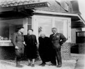 Manfred Gans with his parents and grandmother. As part of an elite group of Jewish German-speaking British commandos, he fought his way from D-Day to VE-Day. In May 1945, he personally liberated his parents from Theresienstadt concentration camp. [960 x 1 from indian grandfathar and grandmother xxx image comex x