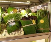 Thailand supermarket ditches plastic packaging for Banana leaves. from supermarket thailand【gb77 casino】 ohni
