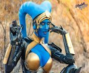 Finished twi&#39;lek in armor (Star Wars) - latex headpiece, sintra armor, custom built weapon, by Amber Brite Props from amber brite