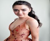 Feeling hard and horny over the sexy Babe Maisie Williams. She looks sexy as fuck and I bet she is such a sexy fuck. I would love to drill her holes from miya khalifa sexy fuck