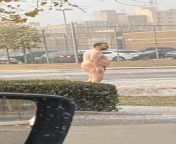 21 degrees in my city today, and this guy just chilling out in front of the city jail. from marta city desi logai sex拷锟