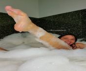 POV: You let me use your big jetted tub to make what you&#39;re imagining is gonna be super hot content ? But I actually spent the majority of the time splishing and splashing around like a seal ? Full video on my premium h00chie c00chie pages ? from seal peak video