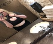 Hey from my local Outback Steakhouse bathroom ???? [F 24] from outback steakhouse