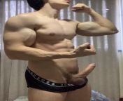 [22] The muscle god wishes you all a blessed new year ?????? from perfect muscle god