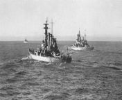 The stern view of Washington, King George V and the Crown Colony-class light cruiser Kenya (in the background) during Arctic convoy PQ 15, late April 1942 from convoy pq 17 3gp