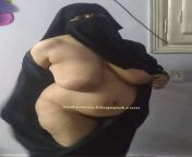 huge boobs Hijab mommy ? from open boobs hijab mujra