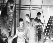 [History] Peter Mayhew, Carrie Fisher, director Irwin Kershner and Billy Dee Williams on the set of &#34;the Empire Strikes Back&#34;, 1980 from maisie williams flashes her nude tits on the set of sex pistols 16 jpg