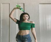 Jennie Pouring drink all over herself. Am I the only one who wishes to drink the sprite flowing from Jennie&#39;s sexy body from her ....??????(please don&#39;t ban me?) from drink all group urine