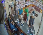 Attempted armed robbery in Pakistan goes wrong from pakistan atess