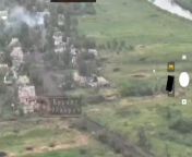 RU pov: Longer video of the Russian T-80 tank destroying two Ukrainian MRAPs and infantry in Makarovka, Zaporozhye region. Shows the tank came back again after the first two shots. from biqle ru video vk young