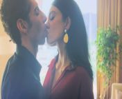 Sobhita Dhulipala Steamy Kissing Scene from steamy kissing sessi