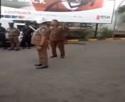 Police officer seen assulating a citizen from srilanka actres sexvo