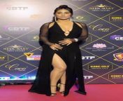 Hina Khan showing deep in black dress from sobia khan showing everything